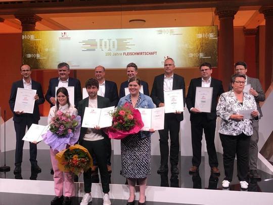 The winners of the "Förderpreis der FLEISCHWIRTSCHAFT": Lisa Franke, Thomas Mair and Hanna Elsen
